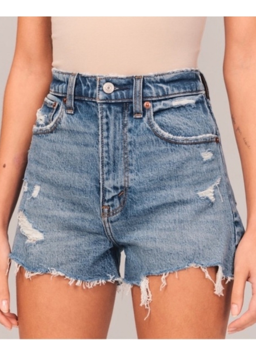 ABERCROMBIE The Mom Shorts Curve Love High-Waist Distressed Denim  SIZE 31/12
